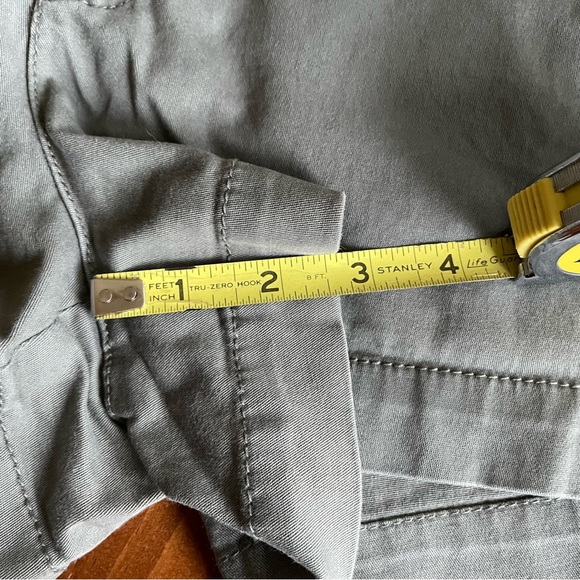 Juicy Couture Women Green Khaki Shorts - Size 10 - Picture 6 of 9